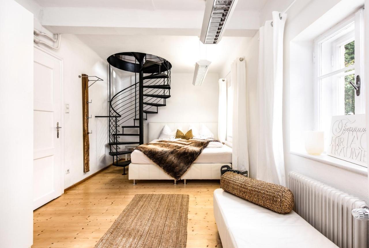 Family Wellhouse Green Garden Direct In Salzburg, Sunny Big Garden, Up To 16 Pax, Bikes For Free, Bbq, Sunbeds, Parking For Free, 15 Min Sound Of Music Exterior foto