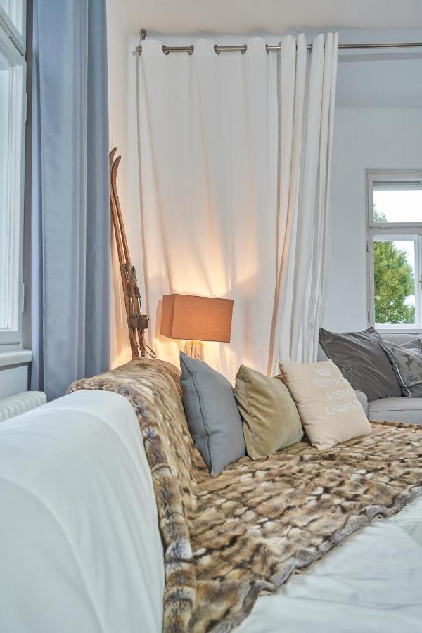 Family Wellhouse Green Garden Direct In Salzburg, Sunny Big Garden, Up To 16 Pax, Bikes For Free, Bbq, Sunbeds, Parking For Free, 15 Min Sound Of Music Exterior foto