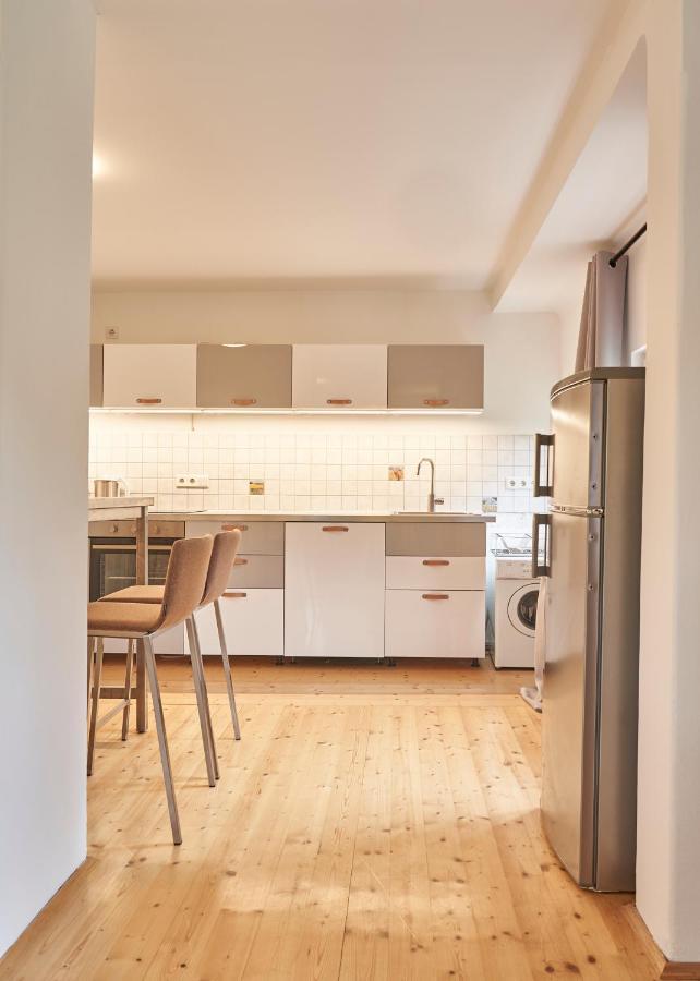 Family Wellhouse Green Garden Direct In Salzburg, Sunny Big Garden, Up To 16 Pax, Bikes For Free, Bbq, Sunbeds, Parking For Free, 15 Min Sound Of Music Exterior foto